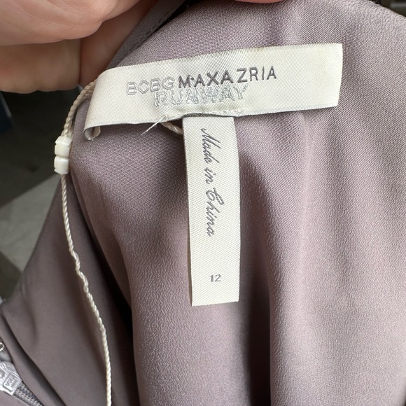 BCBG MAXAZRIA Runway mini dress with black lace pleated tail - Picture 11 of 15